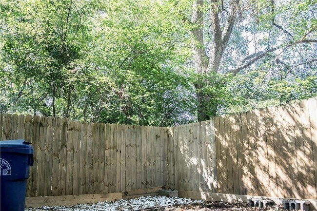 911 Smith St SW in Atlanta, GA - Building Photo - Building Photo