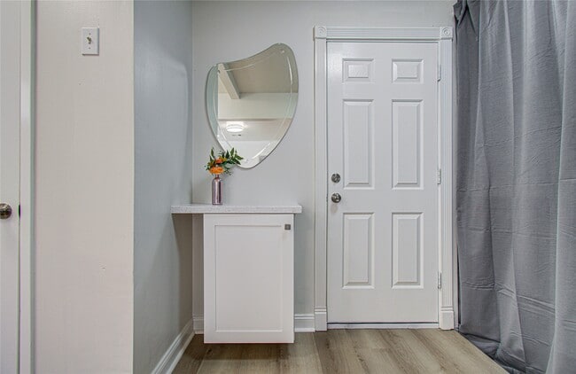 5926 Ettrick Dr in Houston, TX - Building Photo - Building Photo