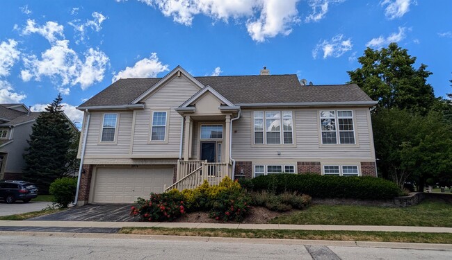 property at 2878 N Greenwood Ave