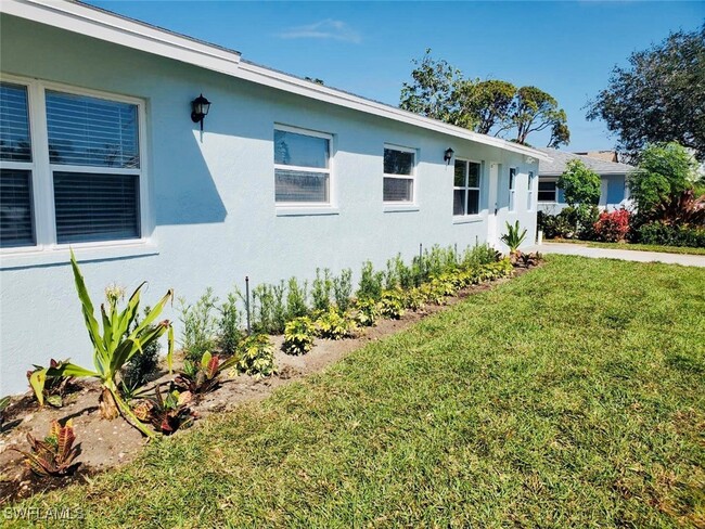 823 92nd Ave N in Naples, FL - Building Photo - Building Photo