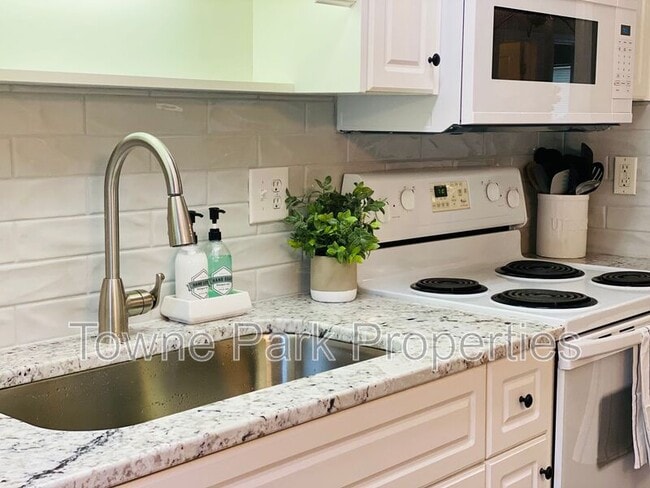 property at 326 Greendale Pl