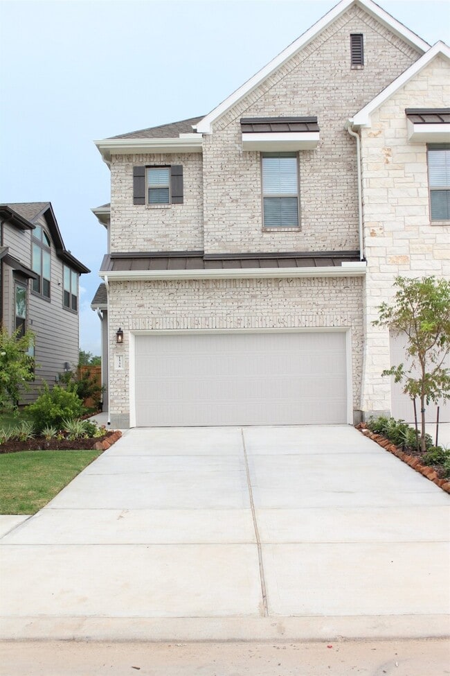 1538 Rustling Creek Dr