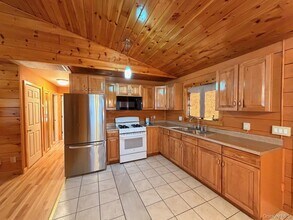 27 Brookline Ave in Middletown, NY - Building Photo - Building Photo