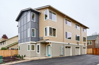 1932 NW Grant Ave, Unit 101 in Corvallis, OR - Building Photo - Building Photo