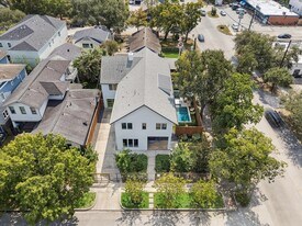 1136 Woodland St in Houston, TX - Building Photo