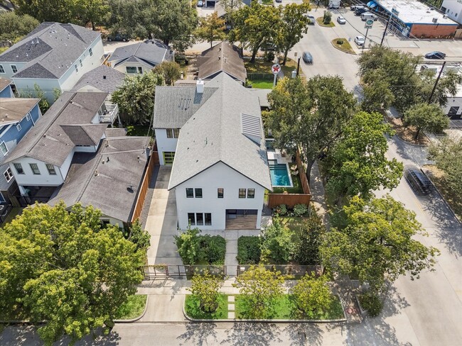 property at 1136 Woodland St