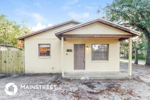 672 28th Ave S in St. Petersburg, FL - Building Photo