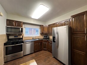 15-12 201st St in Queens, NY - Building Photo - Building Photo