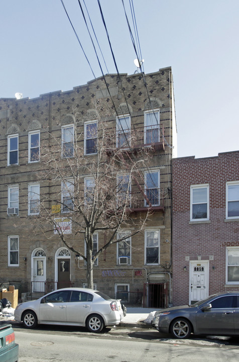 1128 Beach Ave in Bronx, NY - Building Photo