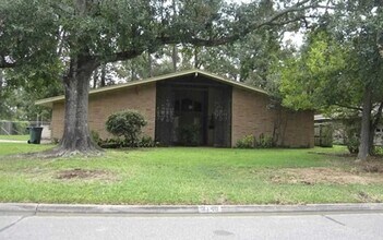 2140 Edson Dr in Beaumont, TX - Building Photo - Building Photo