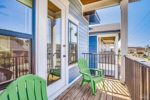 520 N De Villiers St in Pensacola, FL - Building Photo
