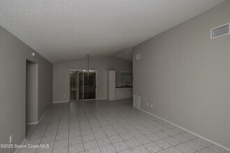 473 Birch Ave SW in Palm Bay, FL - Building Photo - Building Photo