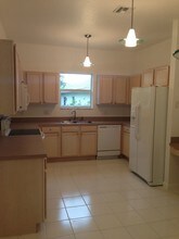 1731 Lavue Ave in Lake Worth, FL - Building Photo - Building Photo