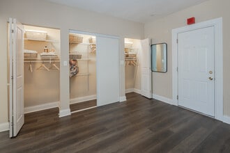 The Flamingo Apartments in Chicago, IL - Foto de edificio - Interior Photo