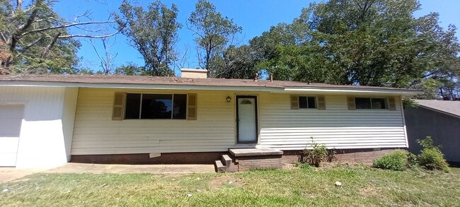 property at 306 N Southland Dr
