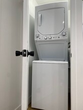 19312     Collier St in Tarzana, CA - Building Photo - Building Photo