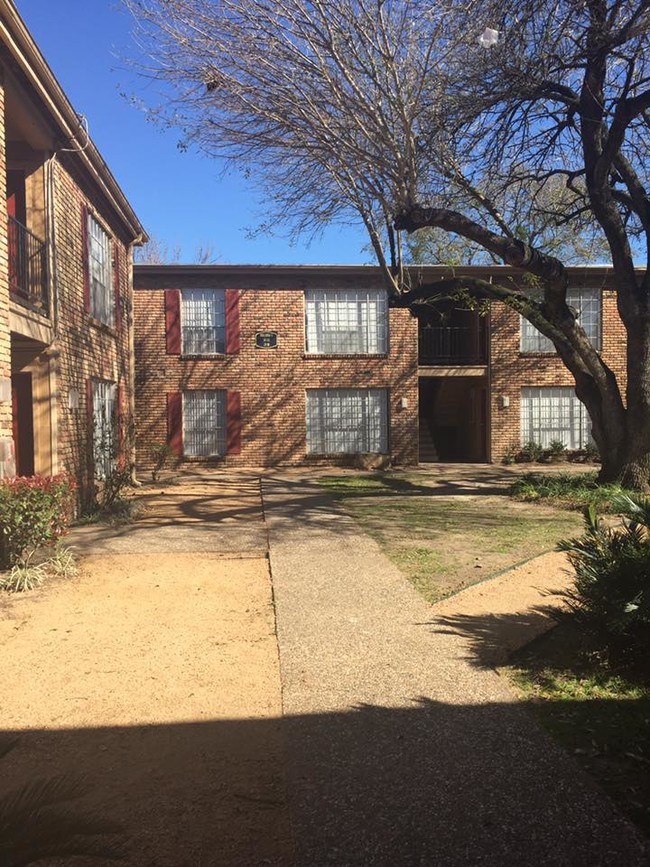 Ashley Square Apartments in Houston, TX - Building Photo - Building Photo