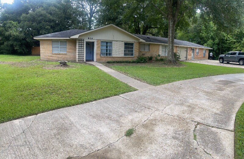 824 N Anita Ave in Gonzales, LA - Building Photo