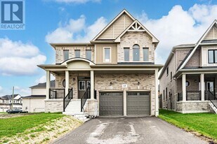 17 Baycroft Blvd in Angus, ON - Building Photo