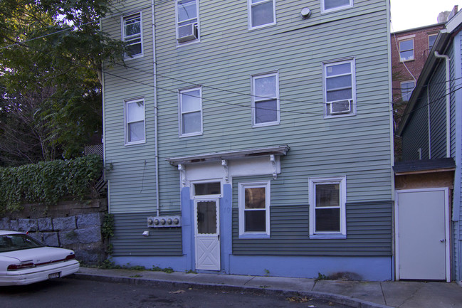 10 Lamson Ct in East Boston, MA - Building Photo - Building Photo