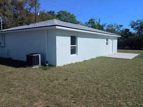 985 Flomich St in Daytona Beach, FL - Building Photo - Building Photo