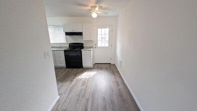 23051 SW Main St in Sherwood, OR - Building Photo - Building Photo