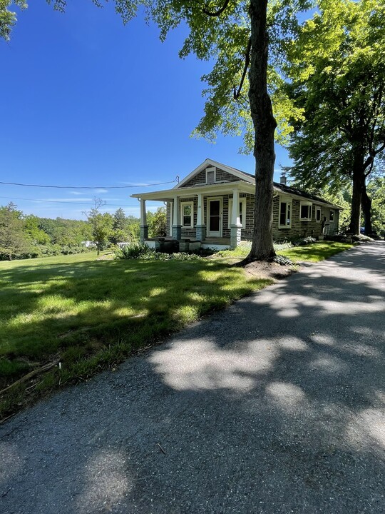 120 N Fileys Rd in Dillsburg, PA - Building Photo