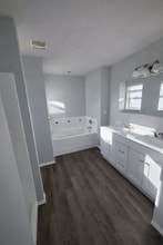 13622 SE 281st Ct in Kent, WA - Building Photo - Building Photo