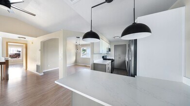 4609 Guemes View in Anacortes, WA - Building Photo - Building Photo