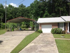 612 Piney Woods Rd in Columbia, SC - Foto de edificio - Building Photo