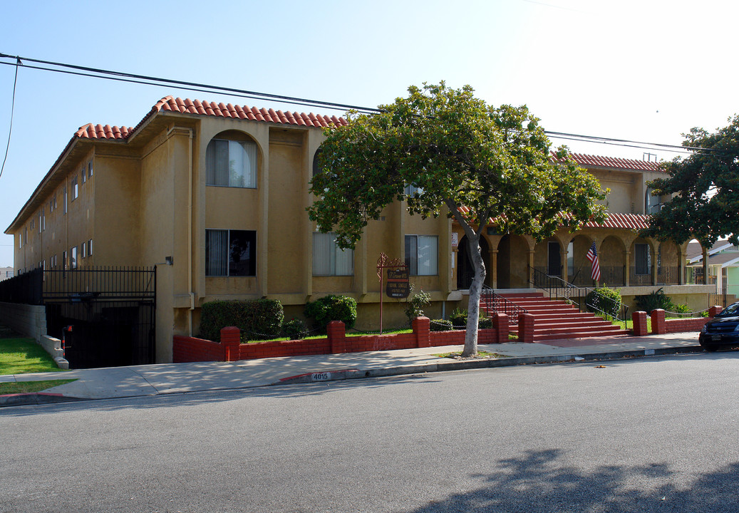 El Sorano Apartments in Hawthorne, CA - Building Photo