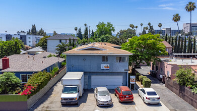 14248 Gilmore St in Van Nuys, CA - Building Photo - Building Photo