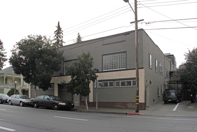 3012 Harrison St in Oakland, CA - Building Photo - Building Photo