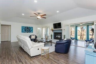 66 Taylor Dr in Bella Vista, AR - Building Photo - Building Photo