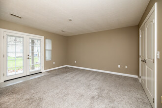 Bercley Woods Townhomes in Gahanna, OH - Building Photo - Interior Photo