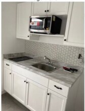 1200 NE 196th St, Unit 1200 in Miami, FL - Foto de edificio - Building Photo