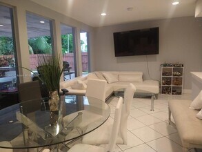 5317 Harrison St in Hollywood, FL - Building Photo - Building Photo