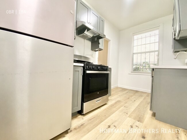 property at 960 S Oxford Ave