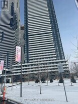 195 Commerce St in Vaughan, ON - Building Photo