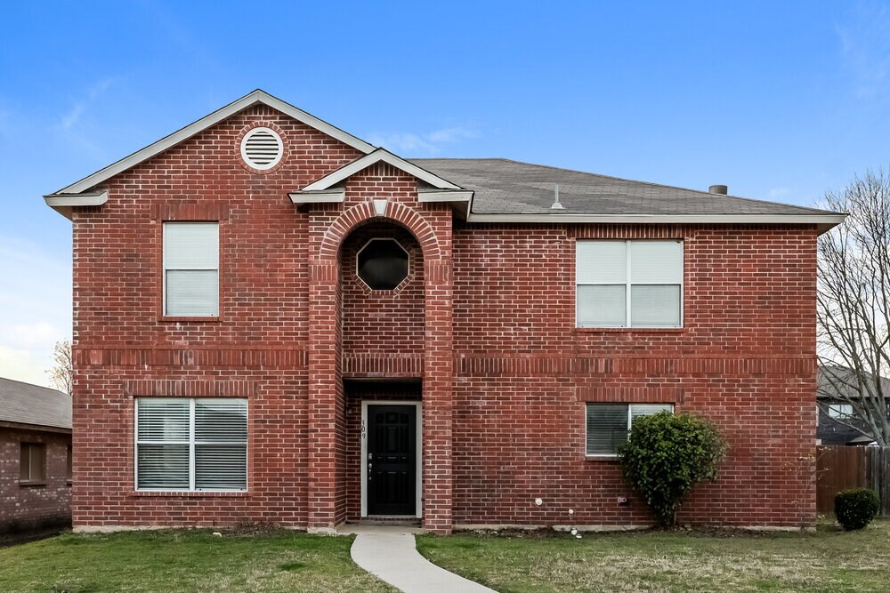 309 Teakwood Ln in Cedar Hill, TX - Building Photo