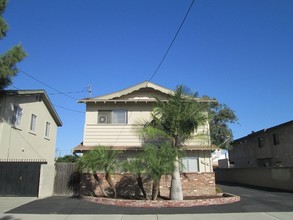 11614 Coldbrook Ave in Downey, CA - Foto de edificio - Building Photo