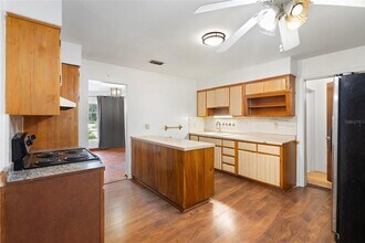 2103 NW 36th Ter in Gainesville, FL - Building Photo - Building Photo