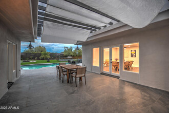 12209 N 66th St in Scottsdale, AZ - Foto de edificio - Building Photo