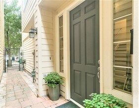 5742 Kiam St in Houston, TX - Building Photo - Building Photo