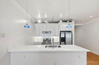 166 Sanchez St in San Francisco, CA - Building Photo - Building Photo