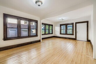 1683 Minnehaha Ave E in St. Paul, MN - Foto de edificio - Building Photo