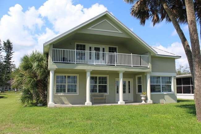 1662 Riverside Dr in Holly Hill, FL - Building Photo - Building Photo