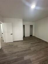 316 Surfside Blvd, Unit 3 in Surfside, FL - Foto de edificio - Building Photo