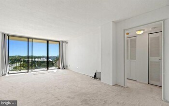 118 Monroe St in Rockville, MD - Building Photo - Building Photo