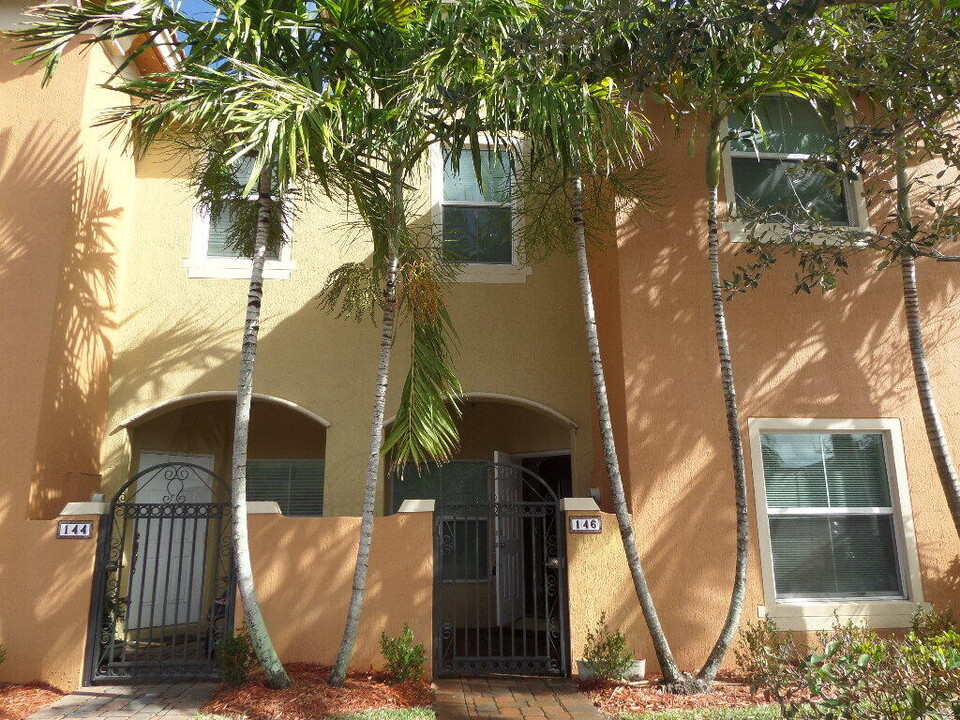 146 Monterey Bay Dr in Boynton Beach, FL - Building Photo